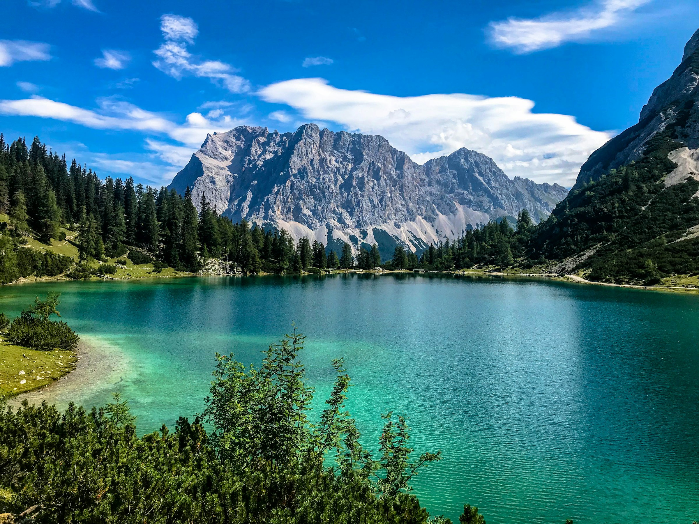 Eibsee mit dem Zugspitzmassiv