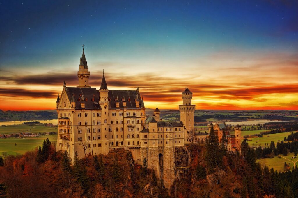 Schloss Neuschwanstein im Abendlicht